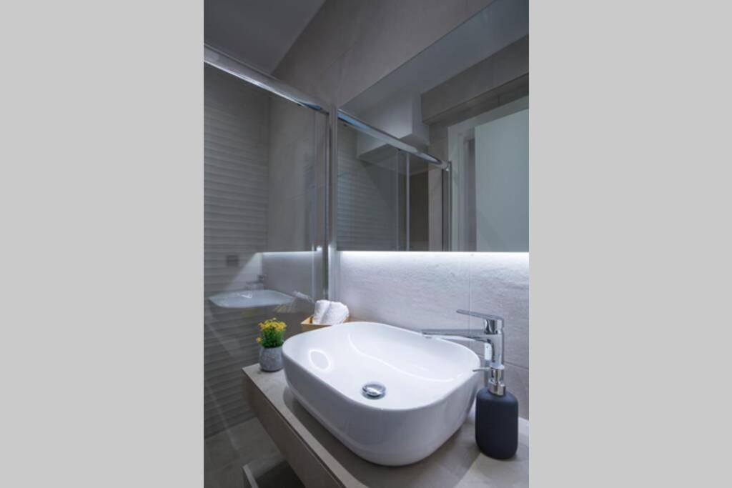 City Center Modern Renovated Apartment Athén Kültér fotó